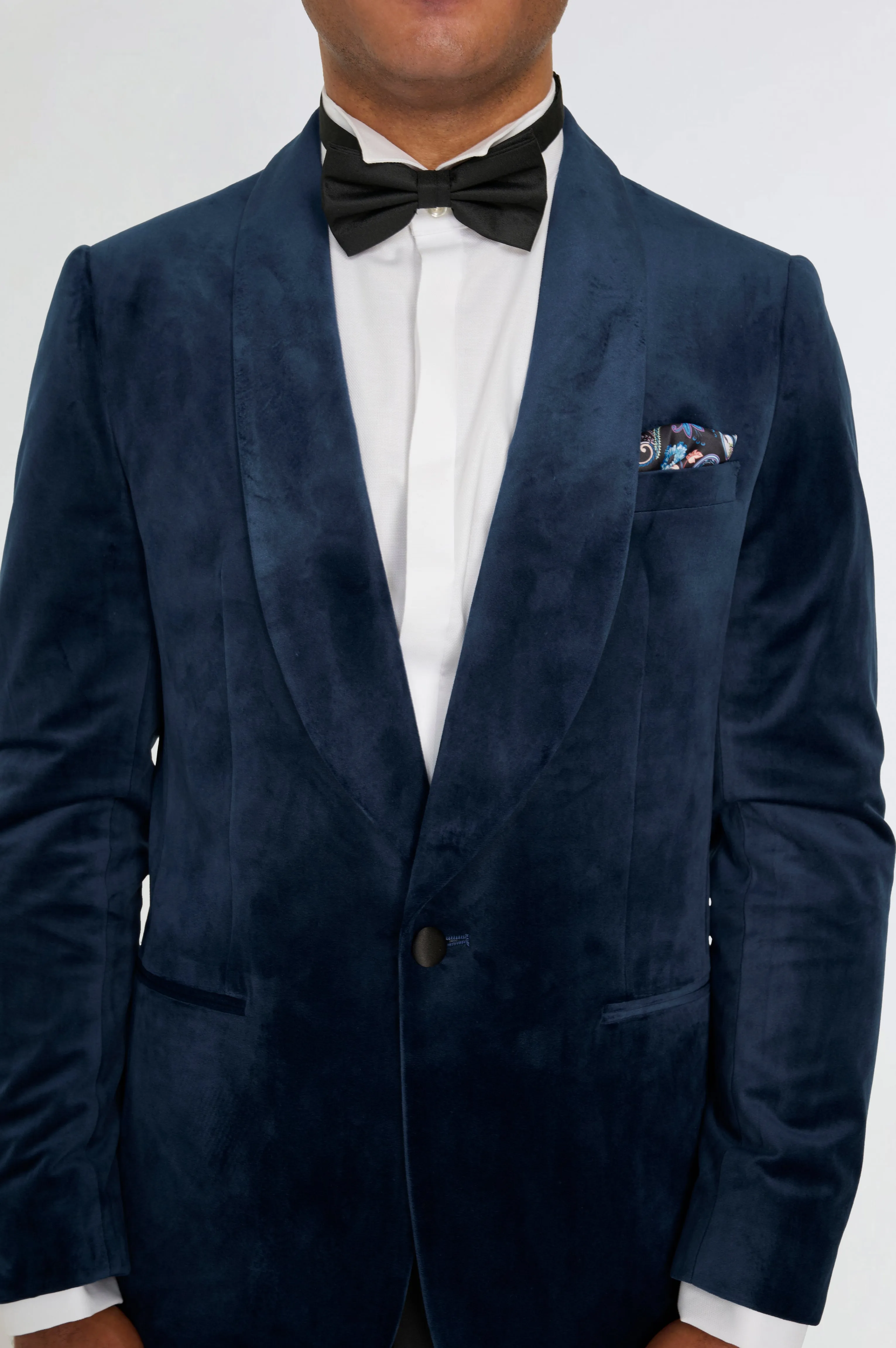 Leo Velvet Tuxedo Dinner Jacket with Shawl Lapel Detail in Navy